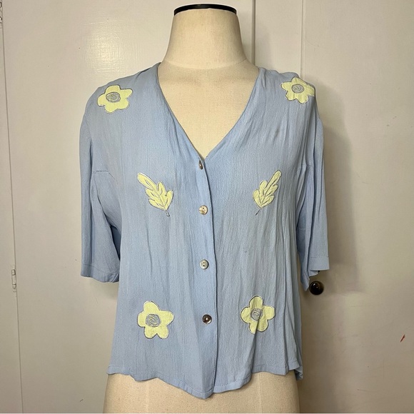 Vintage 90s Blue Yellow Graphic Floral Embroidered Rayon Cropped Blouse - Picture 1 of 7